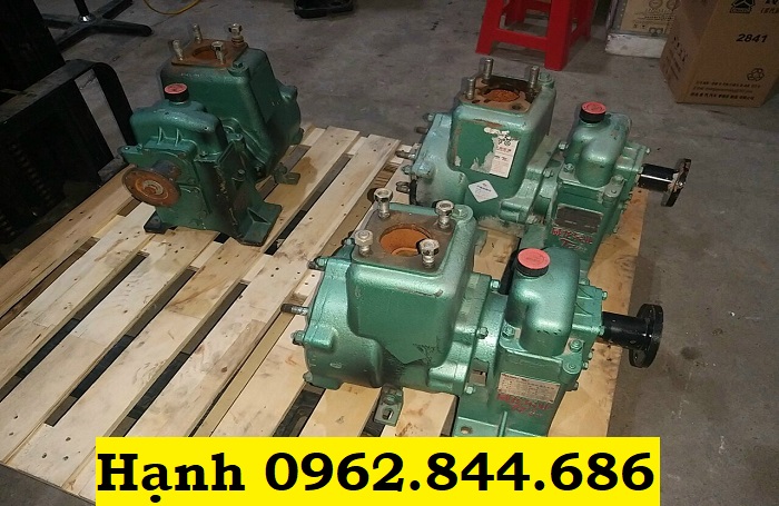 bơm nước xe téc phun nước