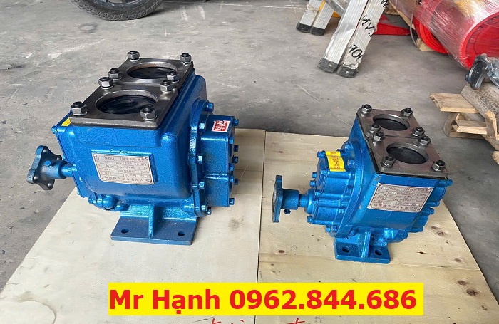 bơm xe téc chở xăng dầu