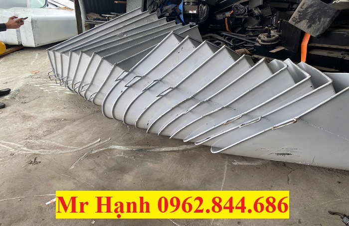 phễu nạp liệu xe trộn bê tông