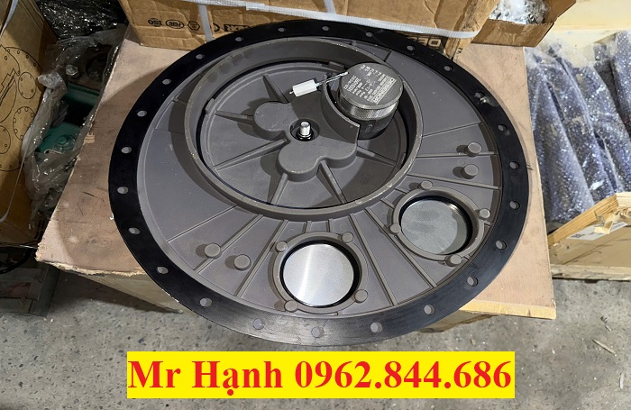 nắp bồn chở xăng dầu