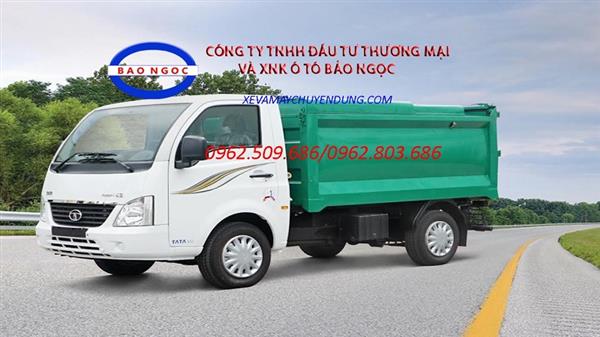 Xe thu gom rác trong ngõ ngách 4 khối TATA SUPER