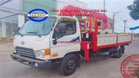 Xe tải hyundai hd120S gắn cẩu unic 3 tấn 3 đoạn (URV343)