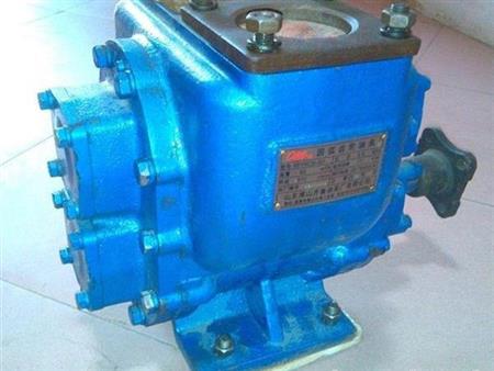 Bơm nước xe téc