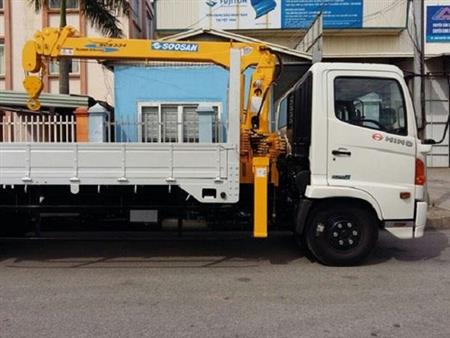 Xe tải Hino FC9JLSW găn cẩu Soosan SCS334