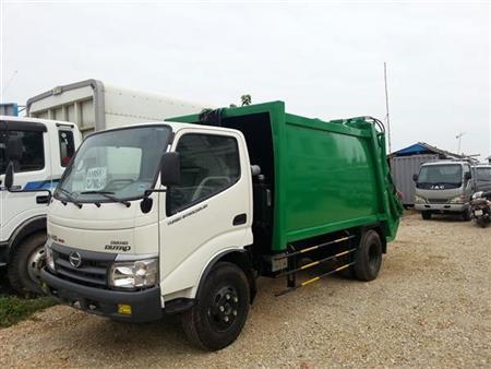Xe Ô tô tải chở rác Hino WU34L 6 khối